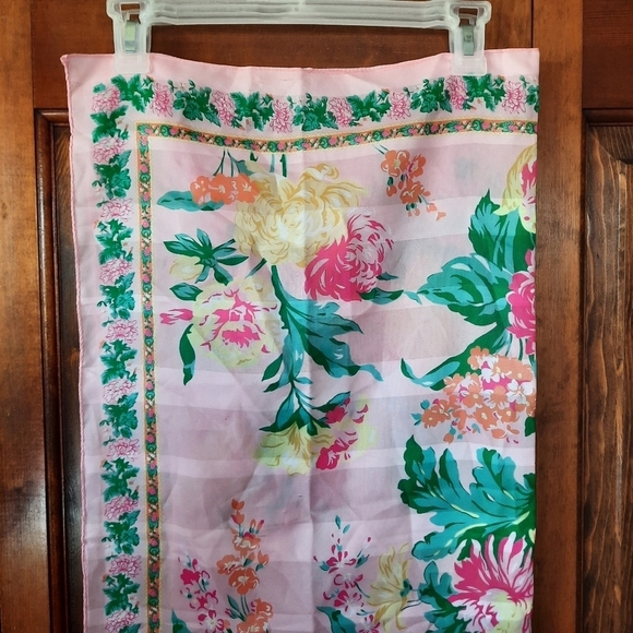 Vintage semi-sheer pink striped floral pattern scarf - Picture 4 of 8